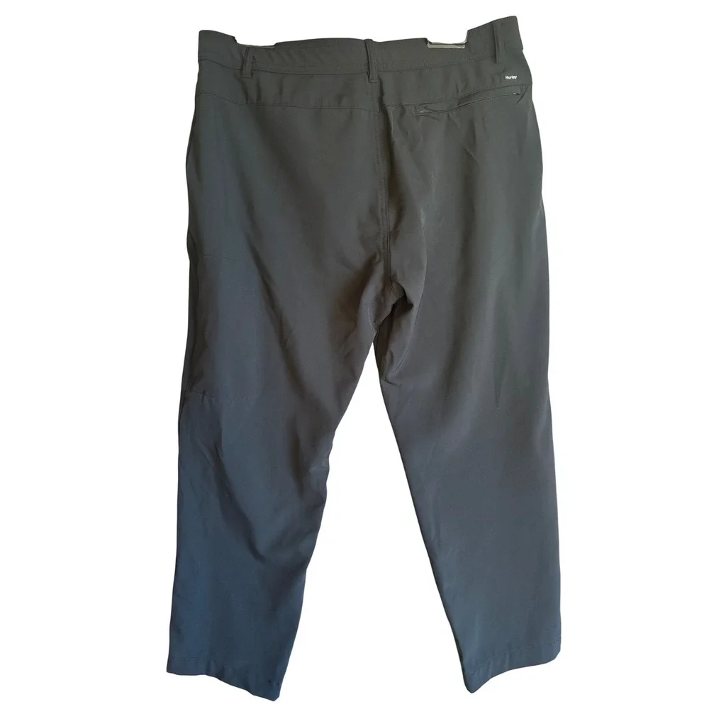 Pants That Can Handle a 300-Yard Drive & a 3Course Dinner W/outBreaking a Sweat